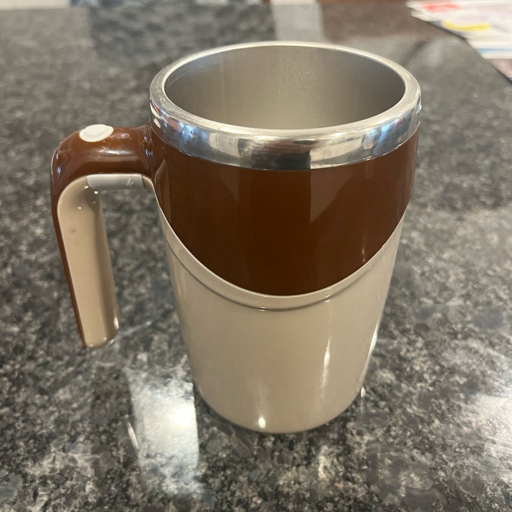 Tlinna Self Stirring Coffee Mug (Brown)